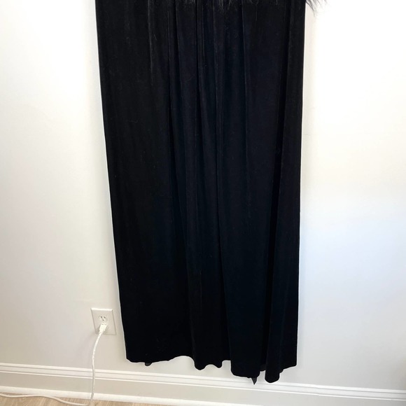 Elegant Black Cape and Dress Set - Picture 16 of 16